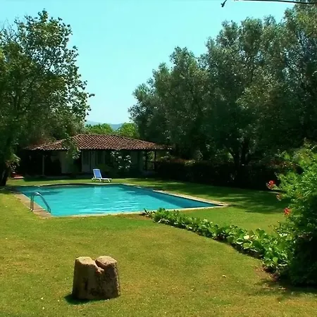 Encantadora Casa Com Piscina Nos Arredores De